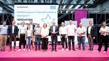 Geehrte und Ehrende: Die Verleihung des bike + business Award im Rahmen der Eurobike 2022 - Foto: HMWEVW/Roessler